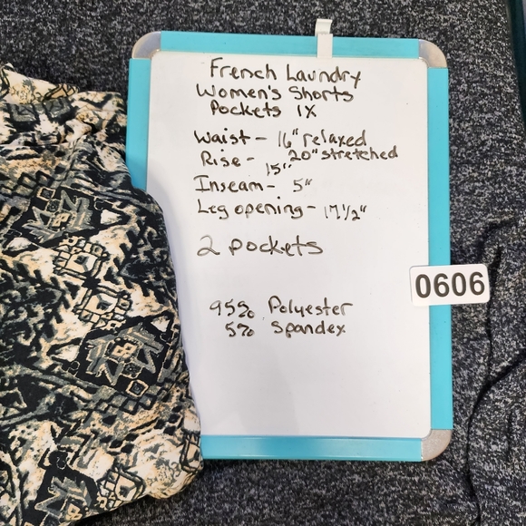 French Laundry Plus Shorts Pockets 1X - Picture 8 of 8